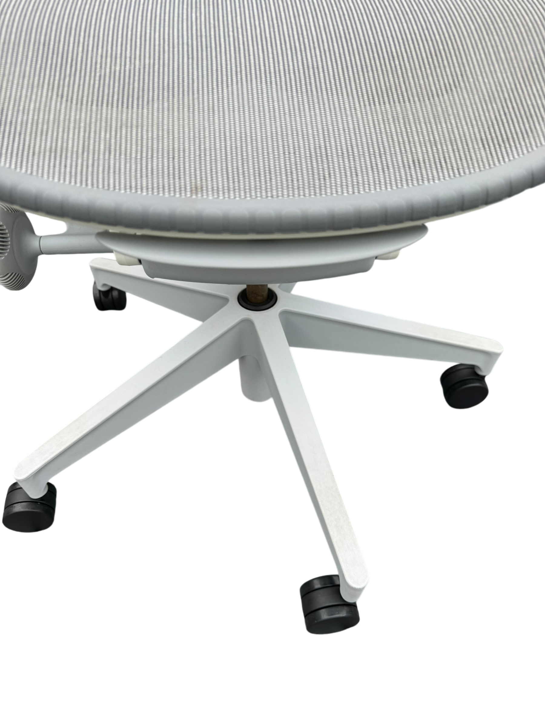 Herman Miller Mirra 2 Grey Fog