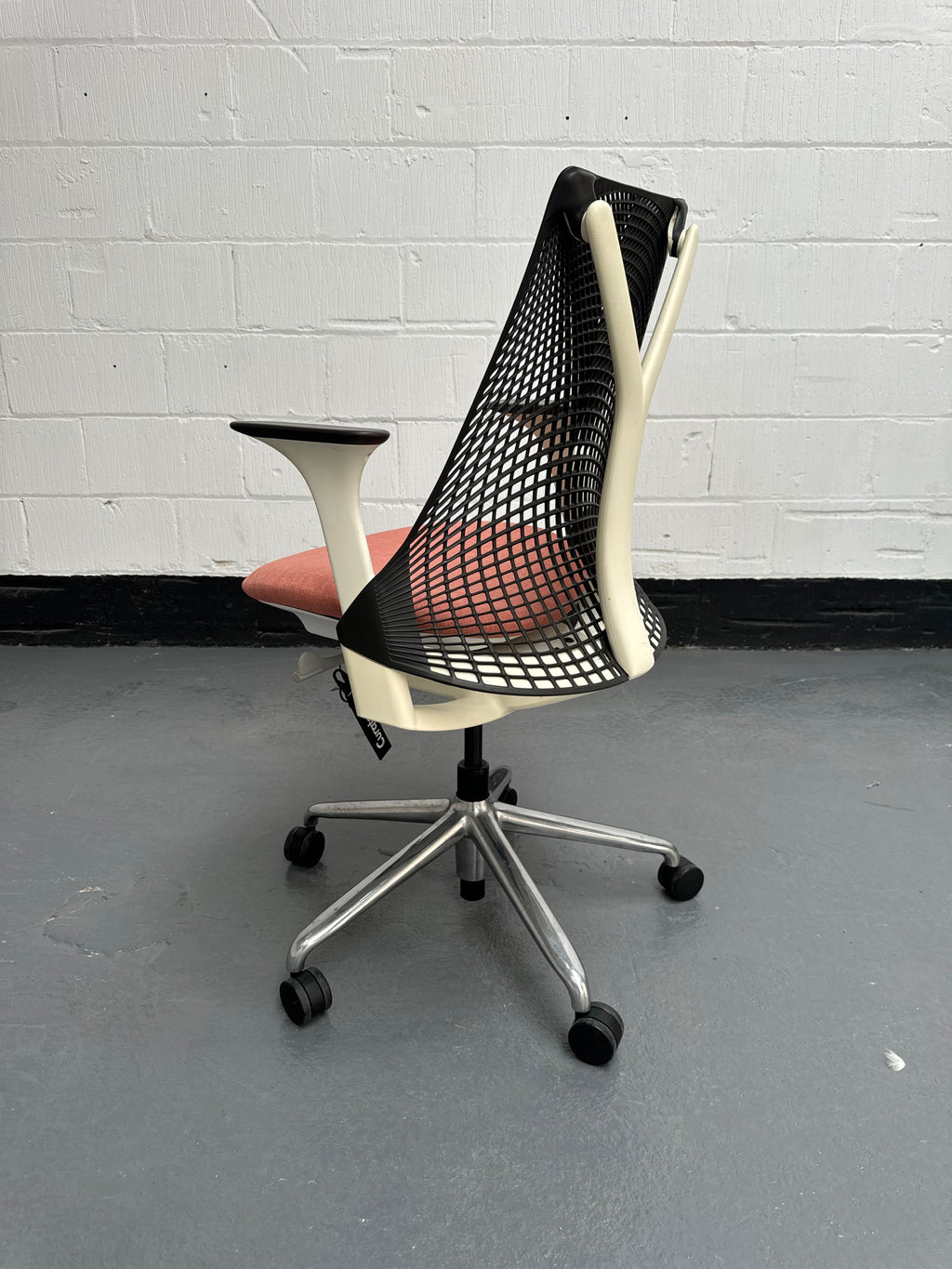Herman Miller Sayl Light Old Mill Pink