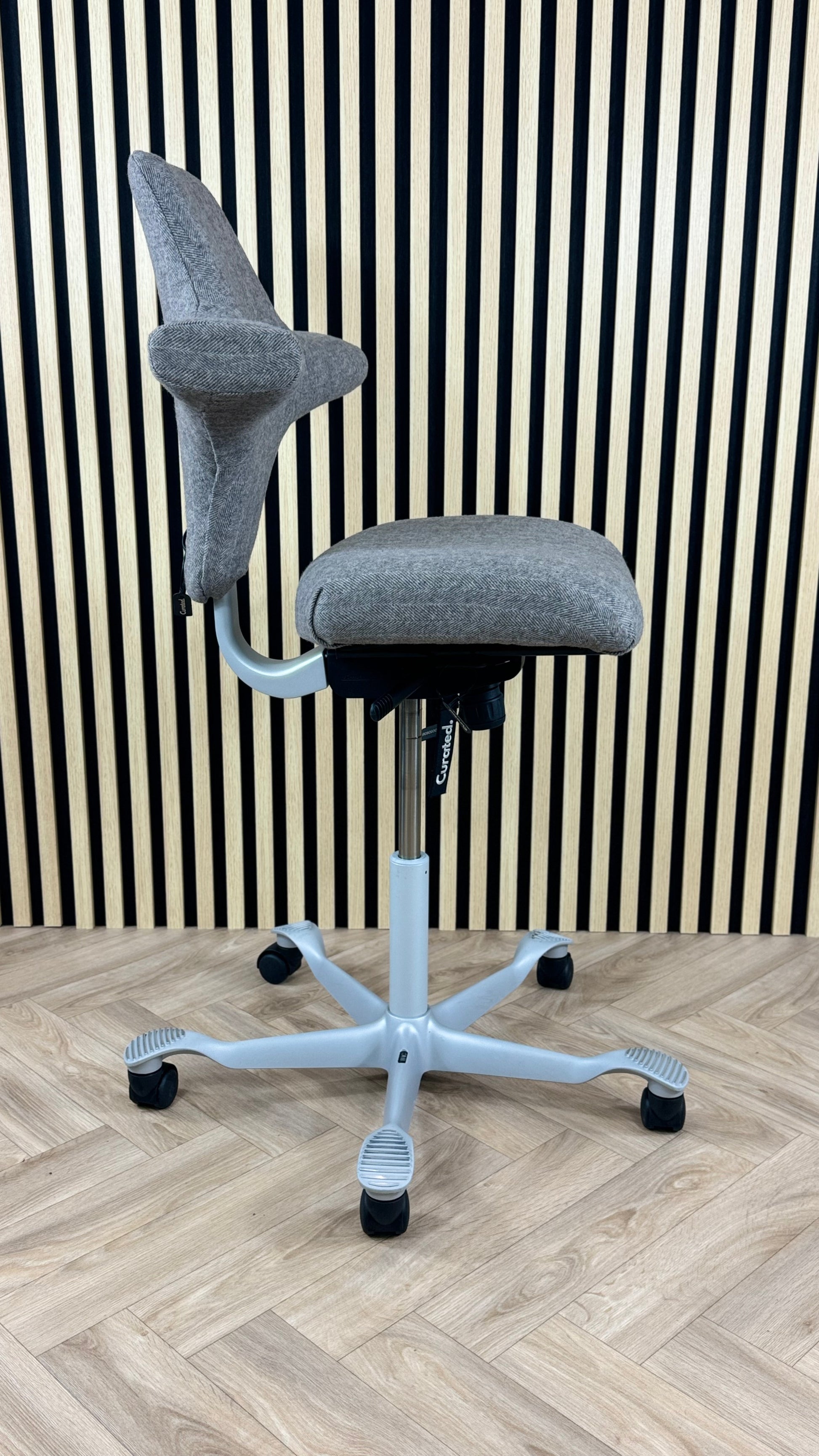 HAG Capisco Amberwood Herringbone