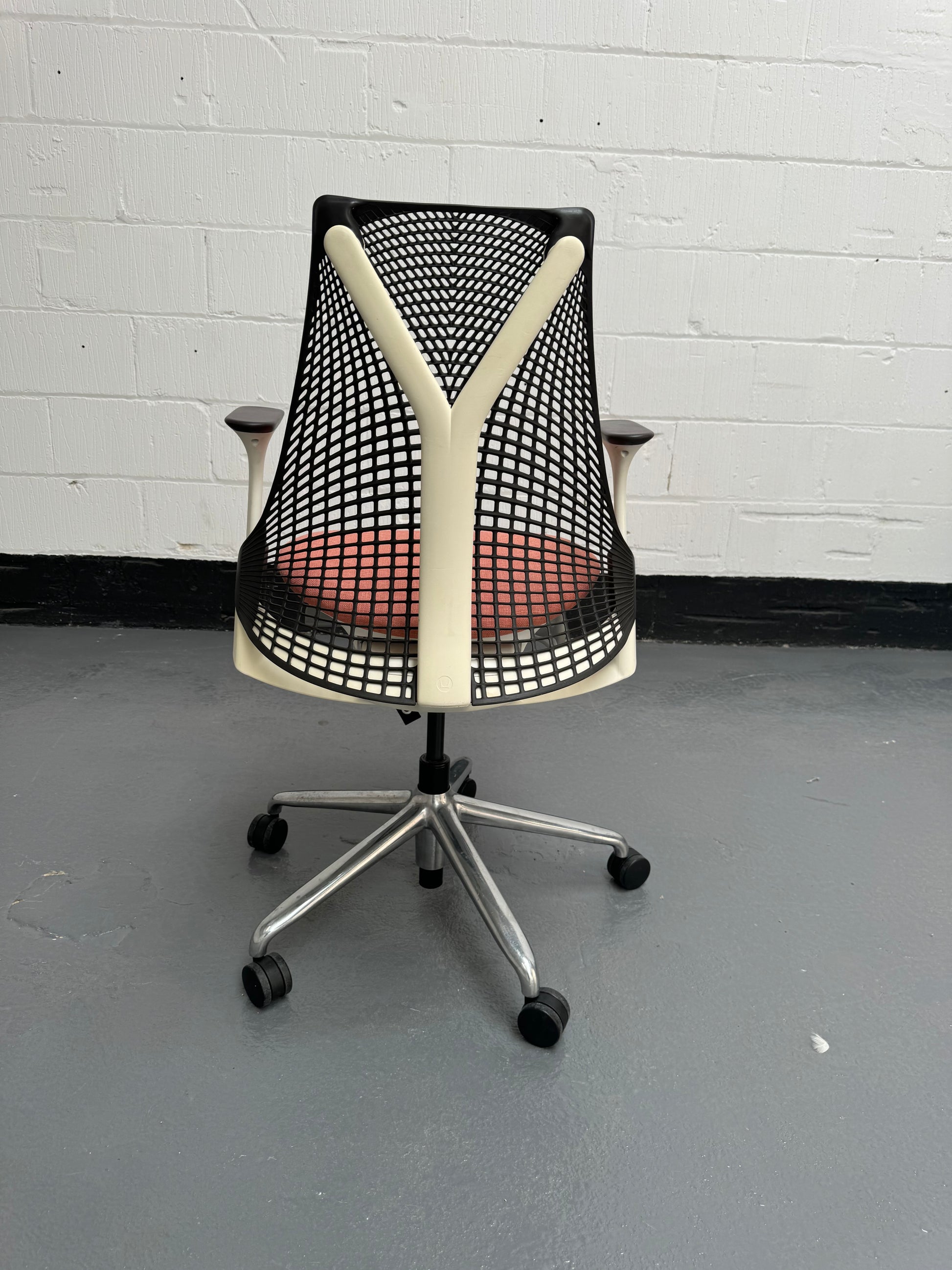 Herman Miller Sayl Light Old Mill Pink