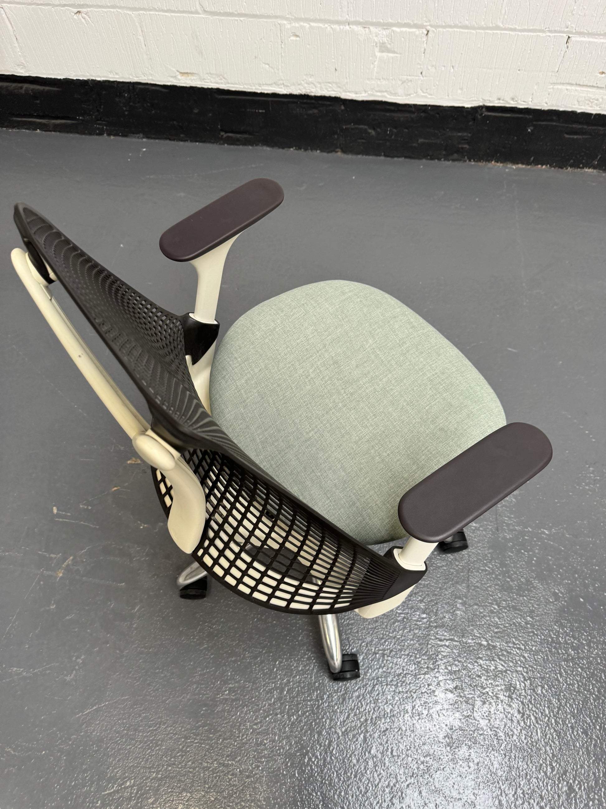 Herman Miller Sayl Light Verde Lume