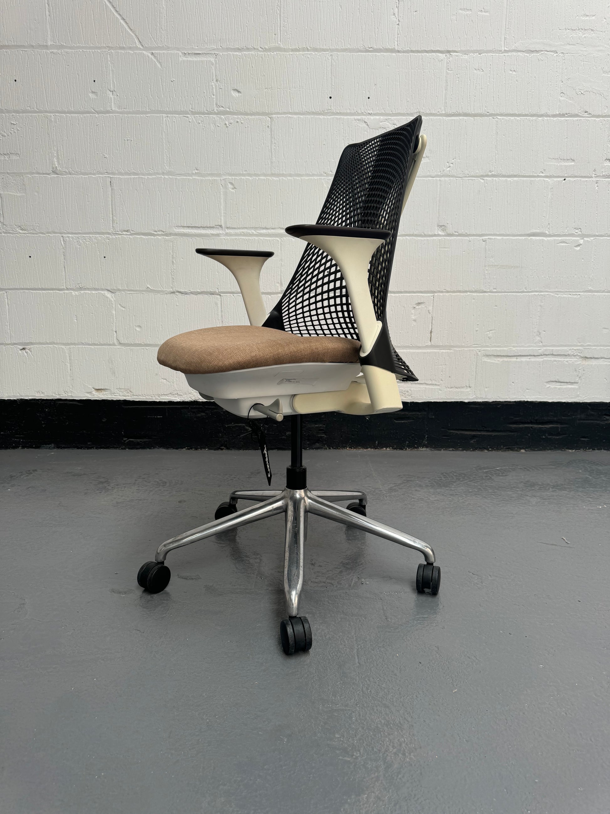 Herman Miller Sayl Light Oatstone