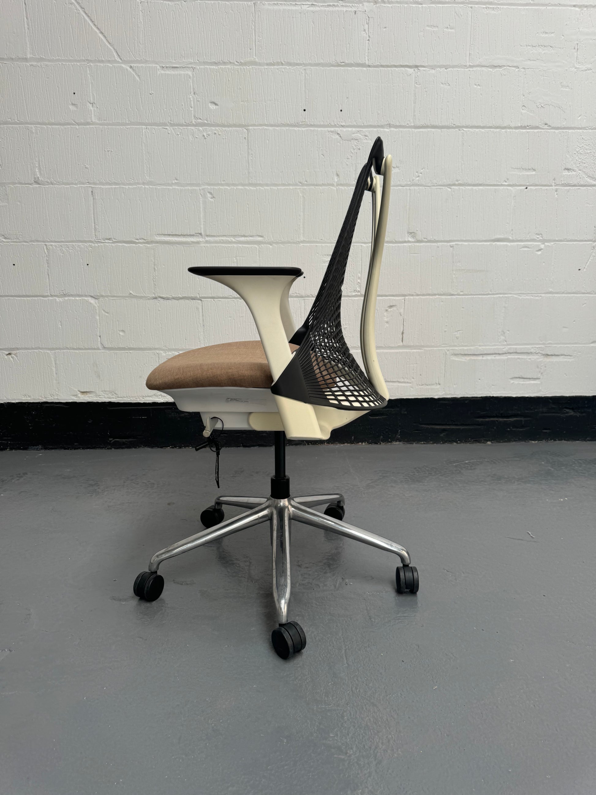 Herman Miller Sayl Light Oatstone