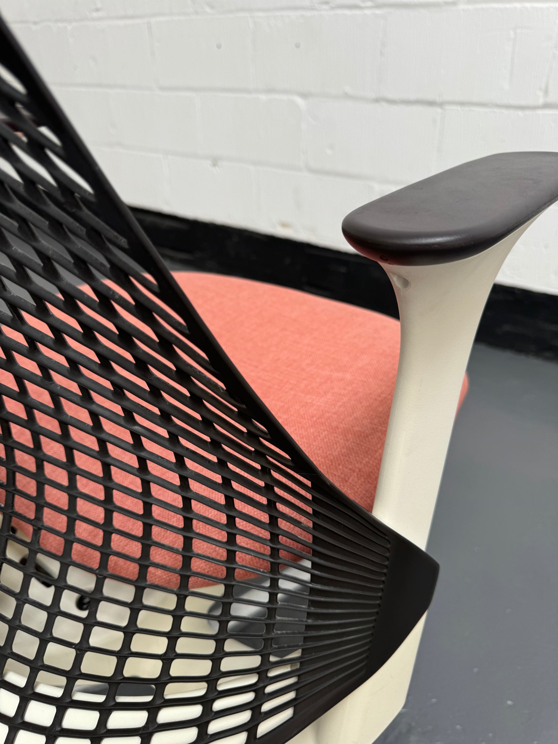 Herman Miller Sayl Light Old Mill Pink