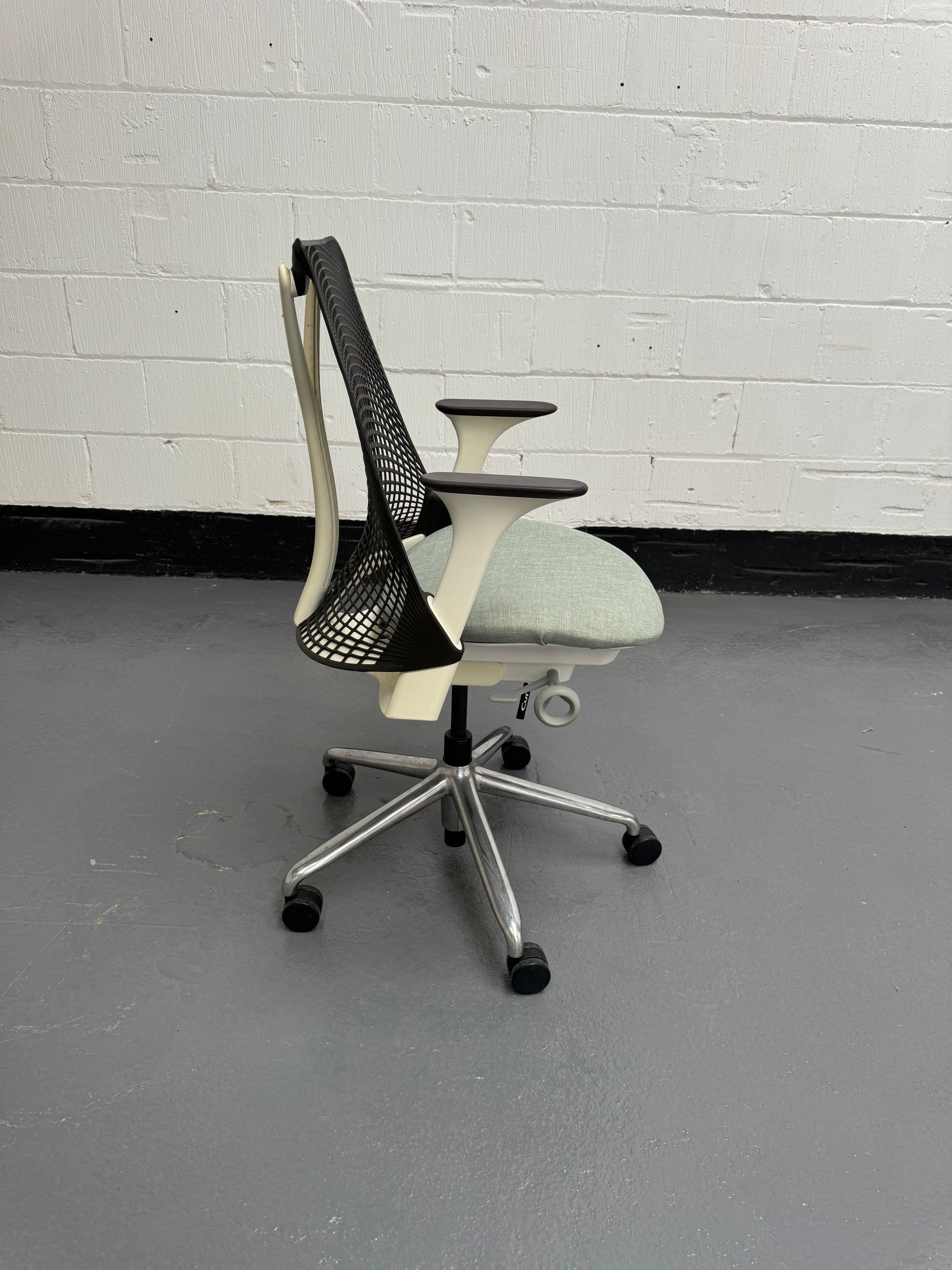 Herman Miller Sayl Light Verde Lume