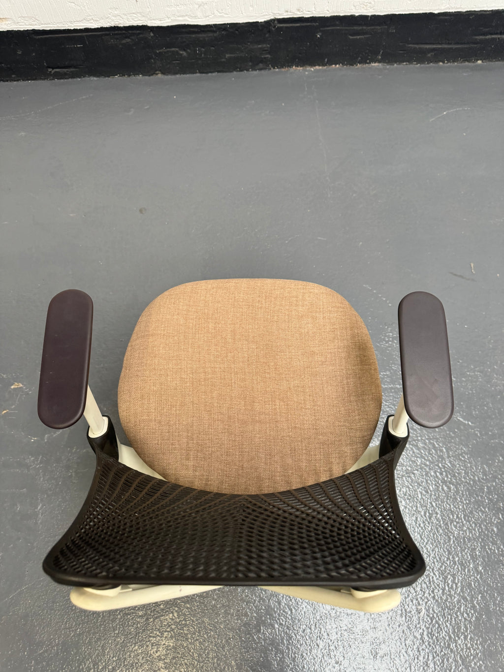 Herman Miller Sayl Light Oatstone
