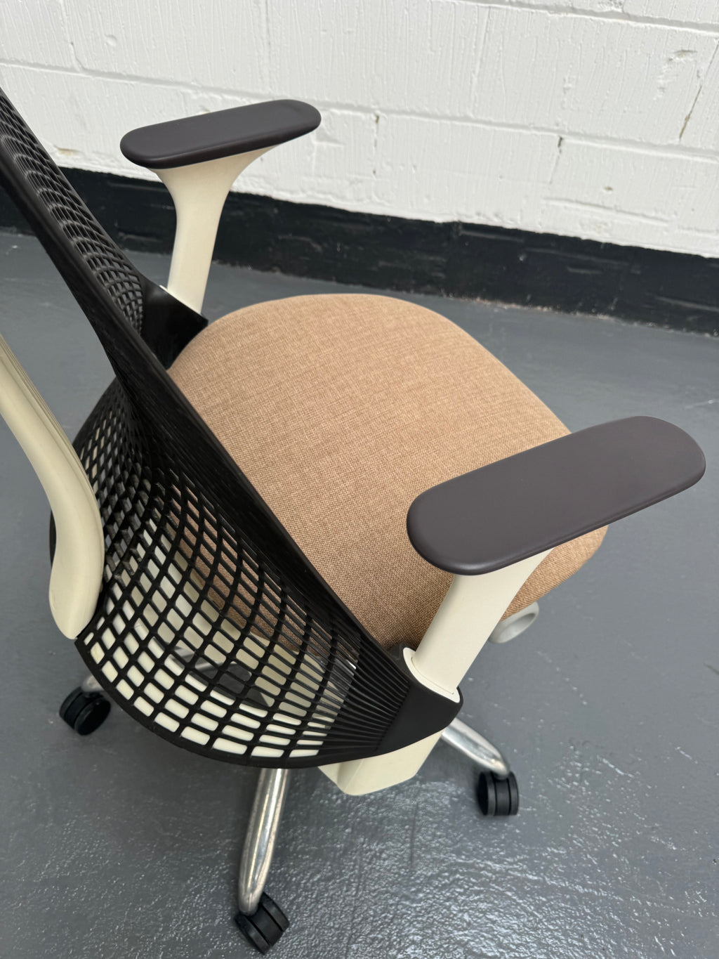 Herman Miller Sayl Light Oatstone