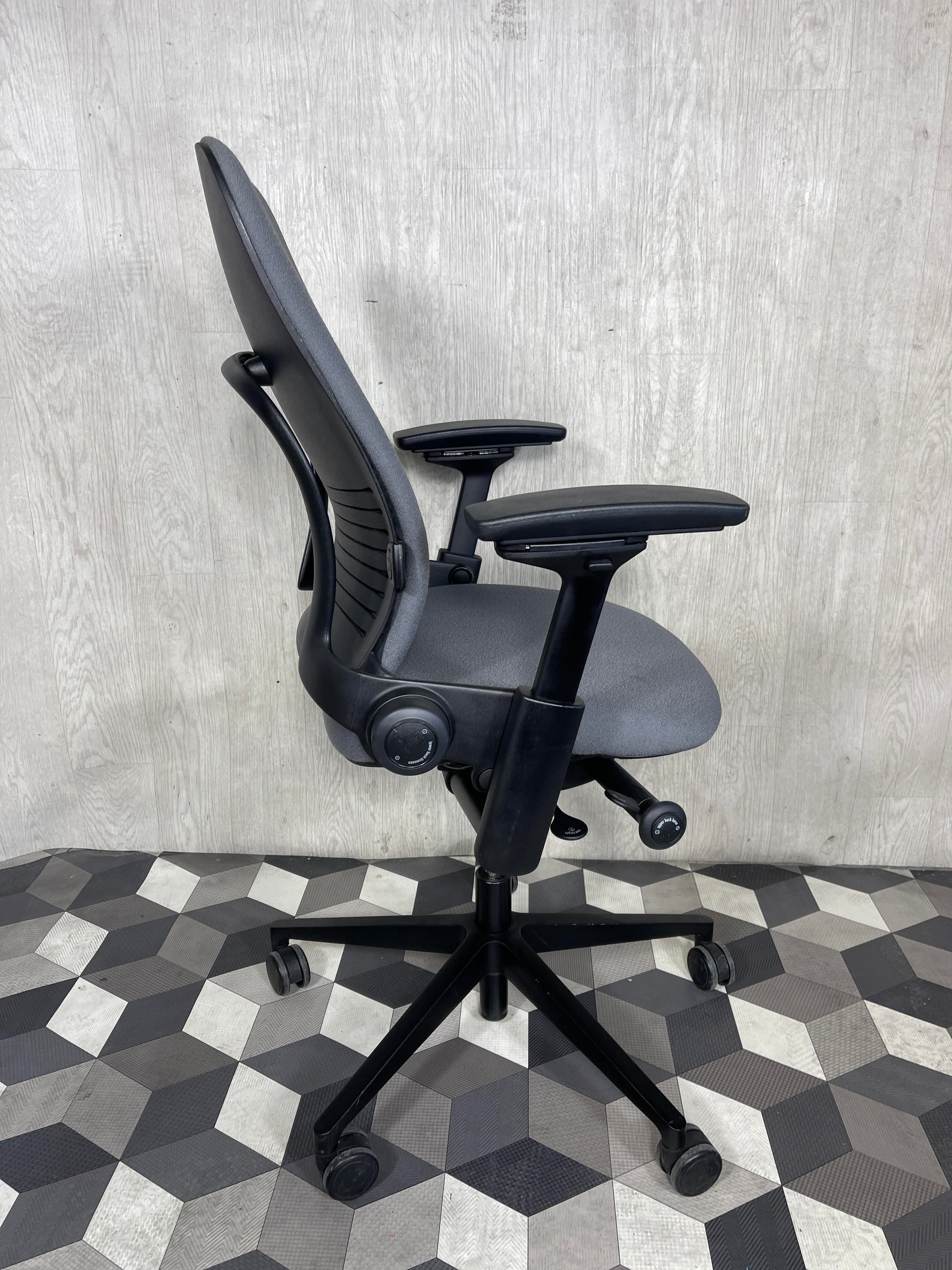 Steelcase Leap V2 Grey Fabric Fully Loaded