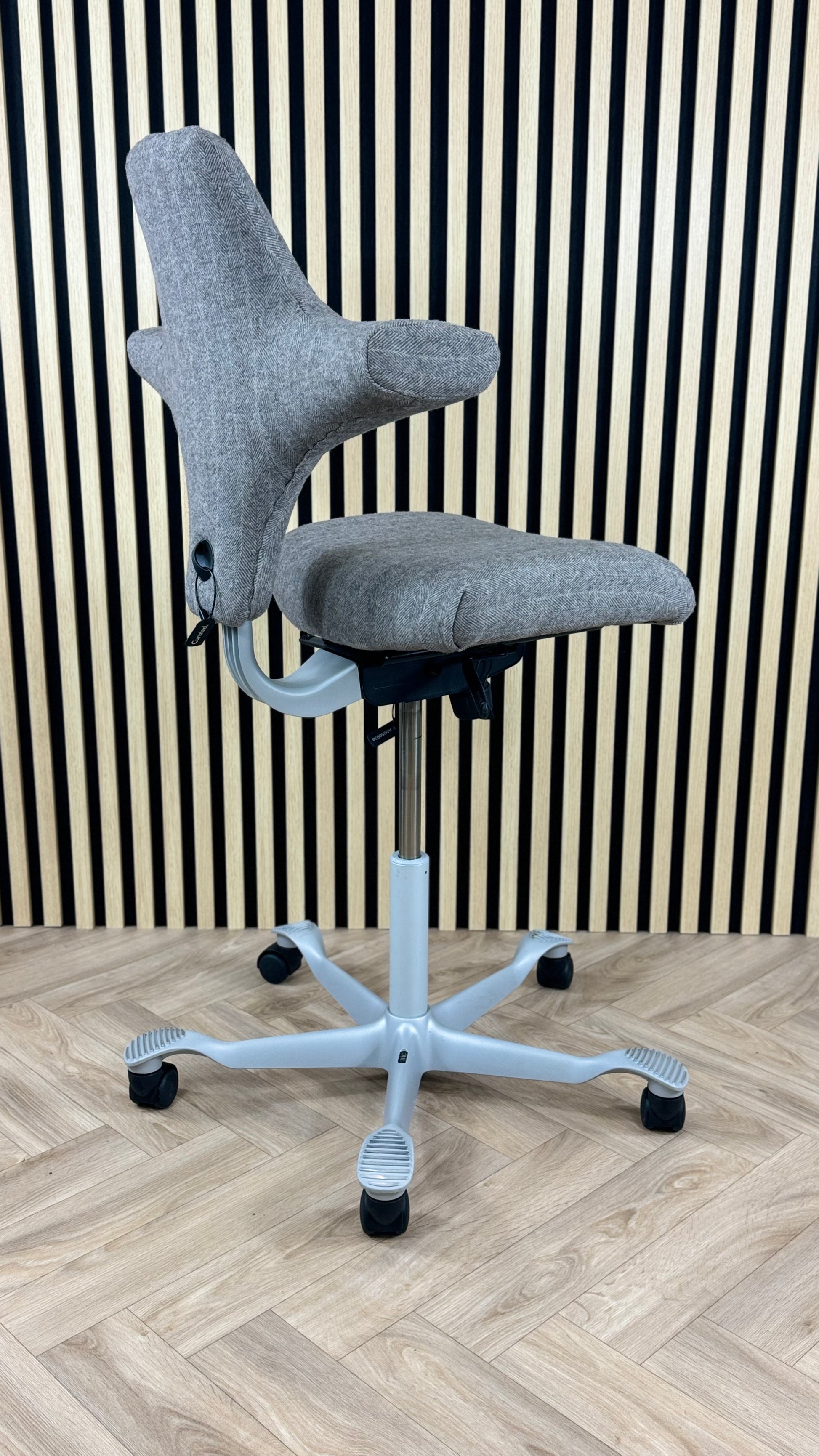 HAG Capisco Amberwood Herringbone