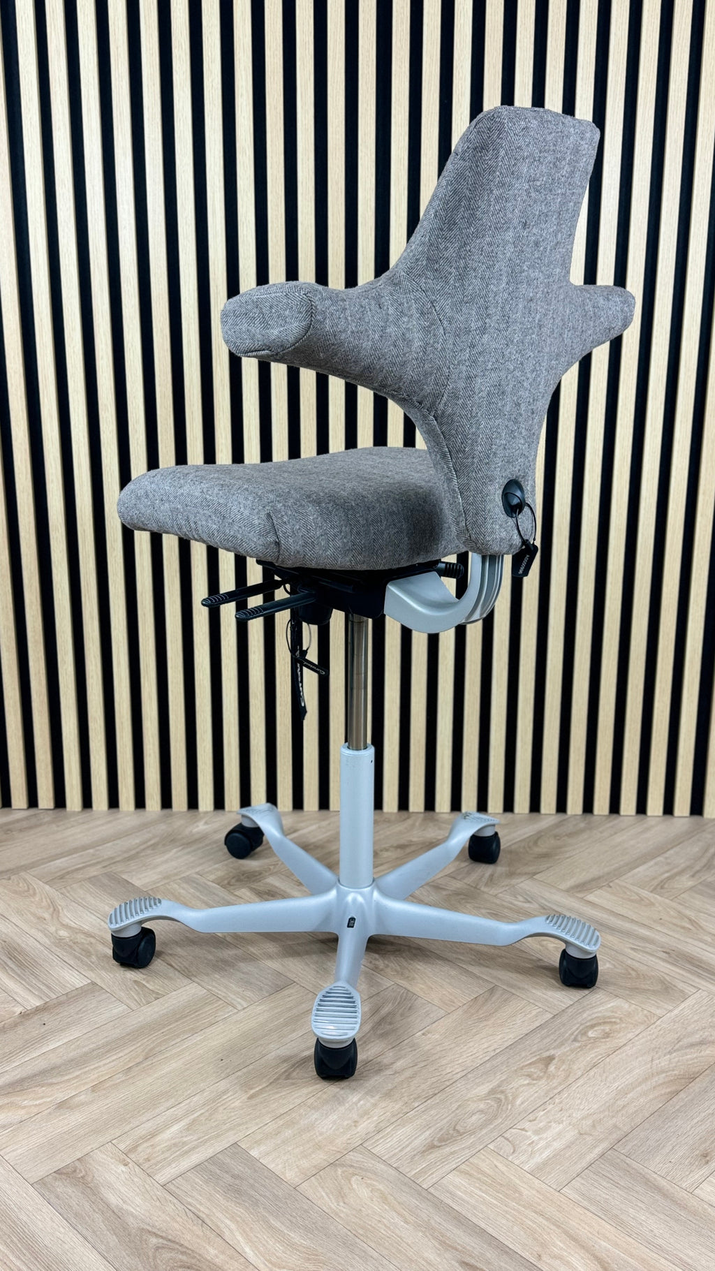 HAG Capisco Amberwood Herringbone