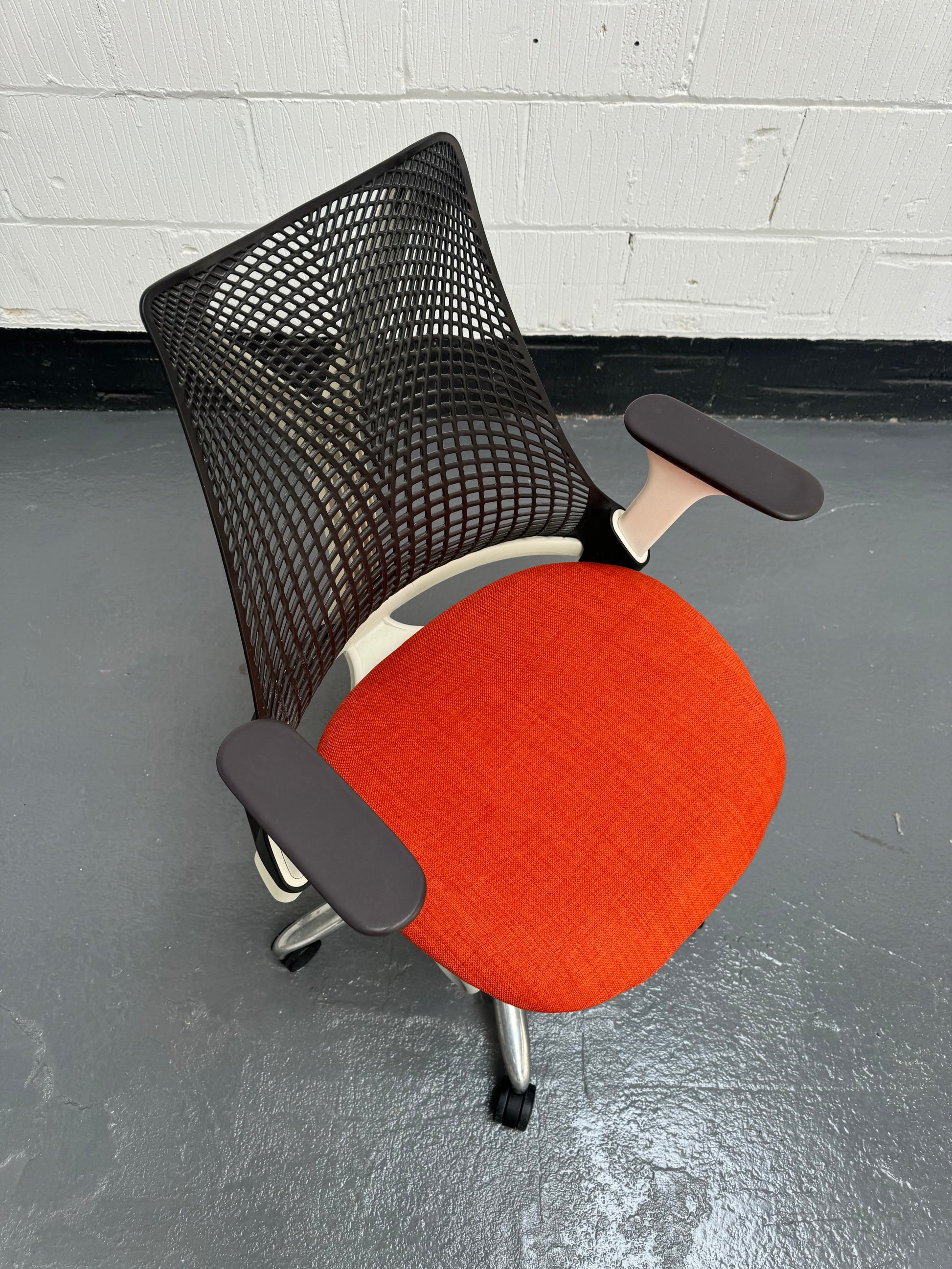 Herman Miller Sayl Light Sunset Saffron