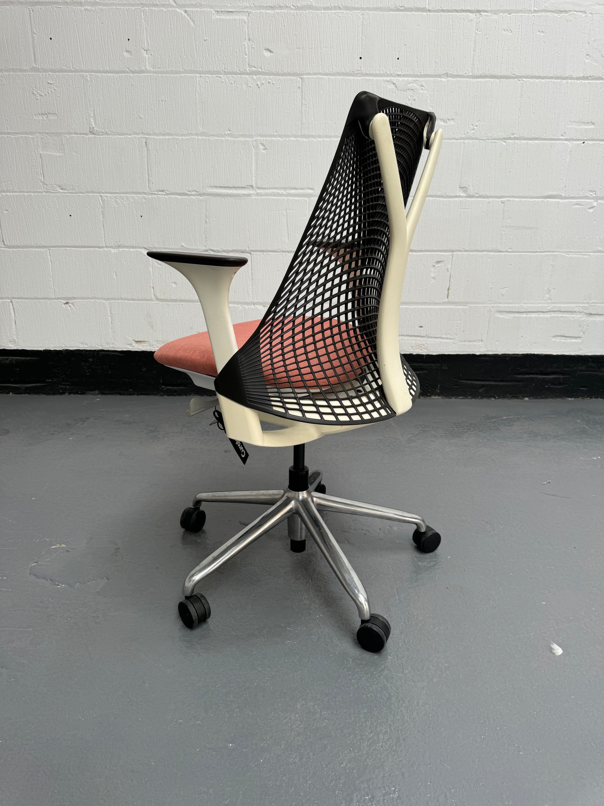 Herman Miller Sayl Light Old Mill Pink