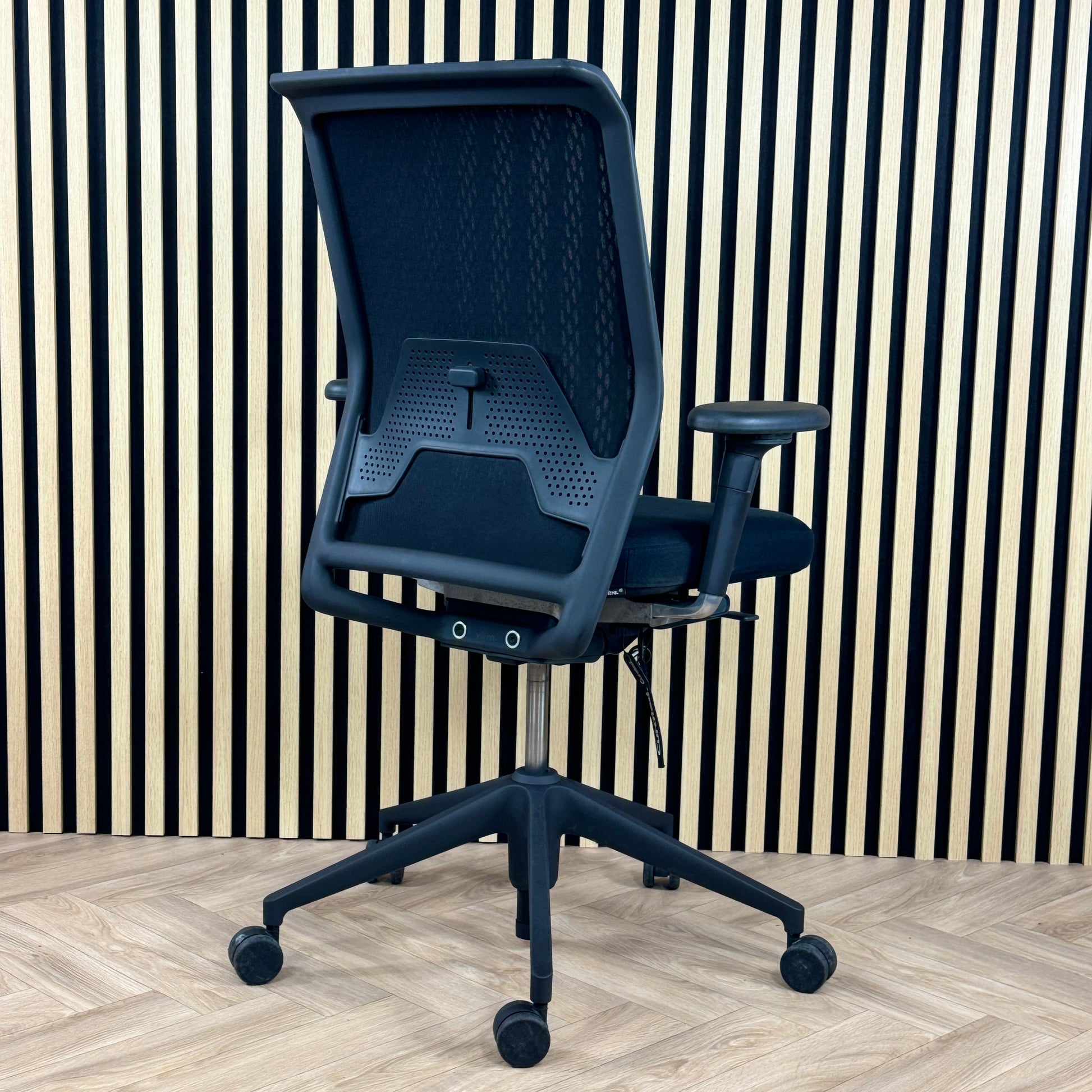 Vitra ID Mesh Chair Black