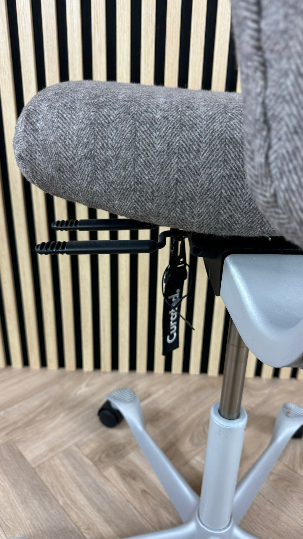 HAG Capisco Amberwood Herringbone