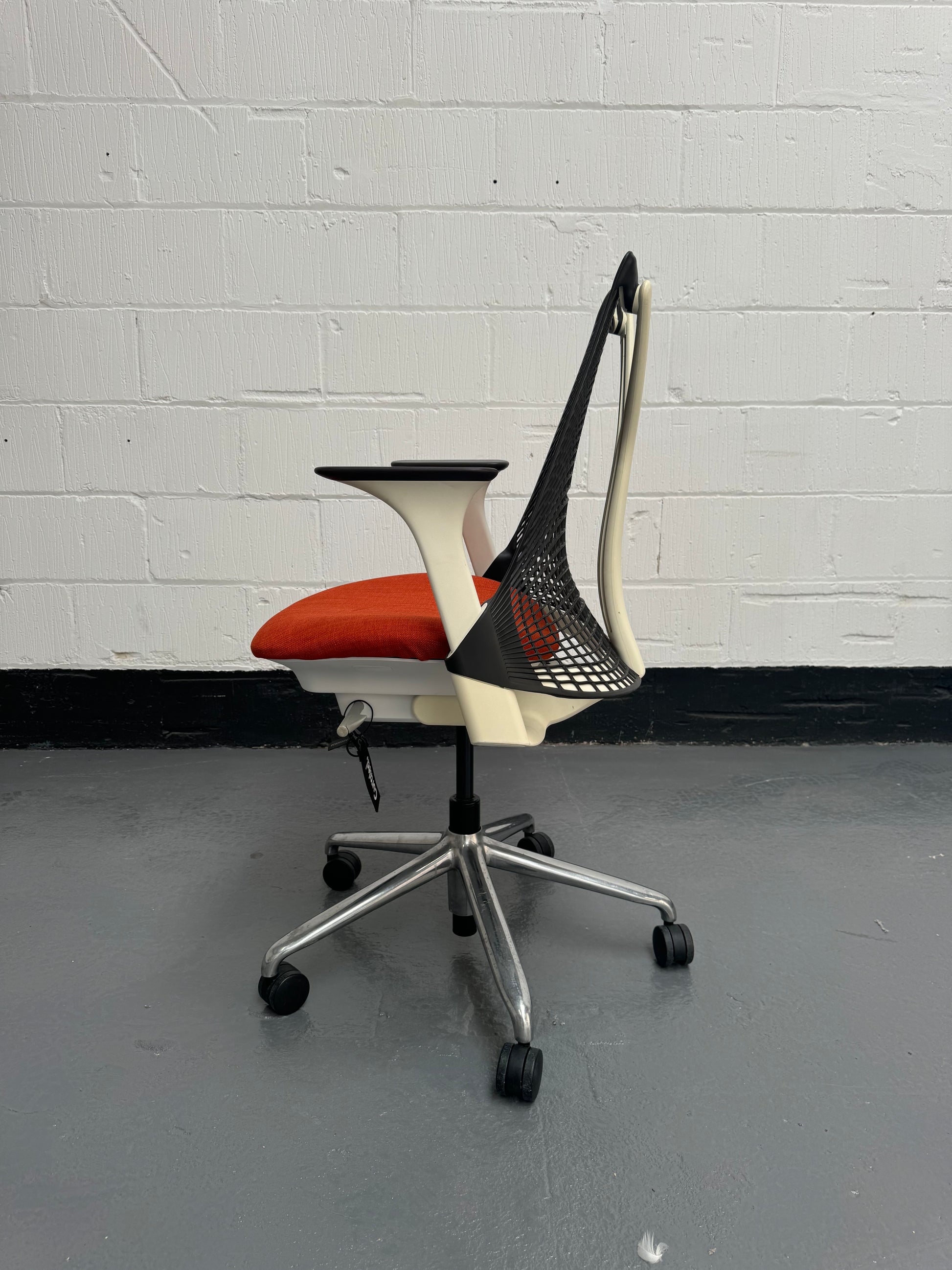Herman Miller Sayl Light Sunset Saffron