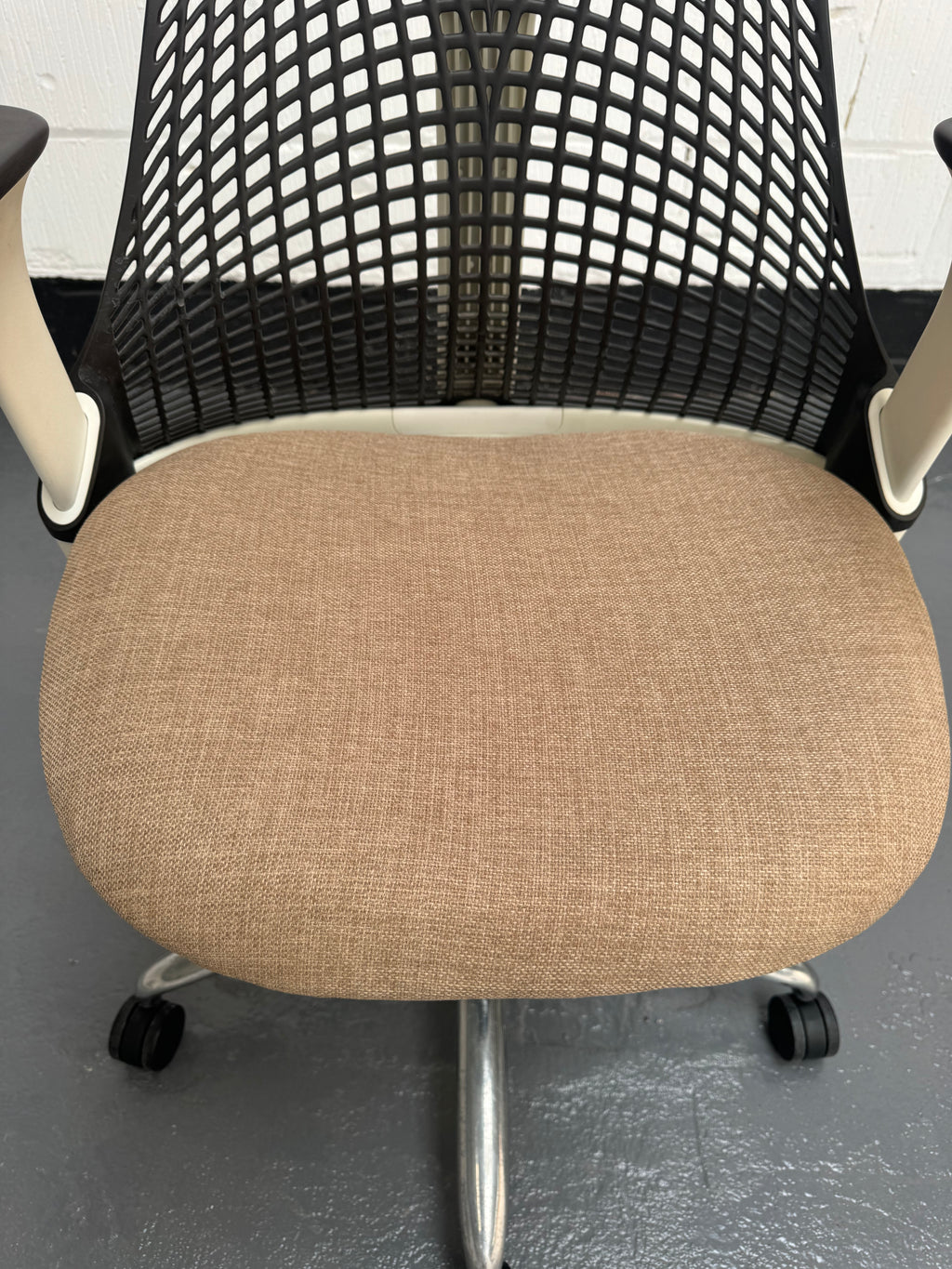 Herman Miller Sayl Light Oatstone
