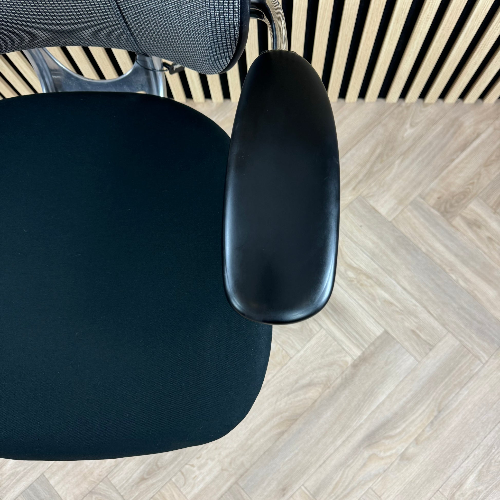 Humanscale Liberty Chrome/Black