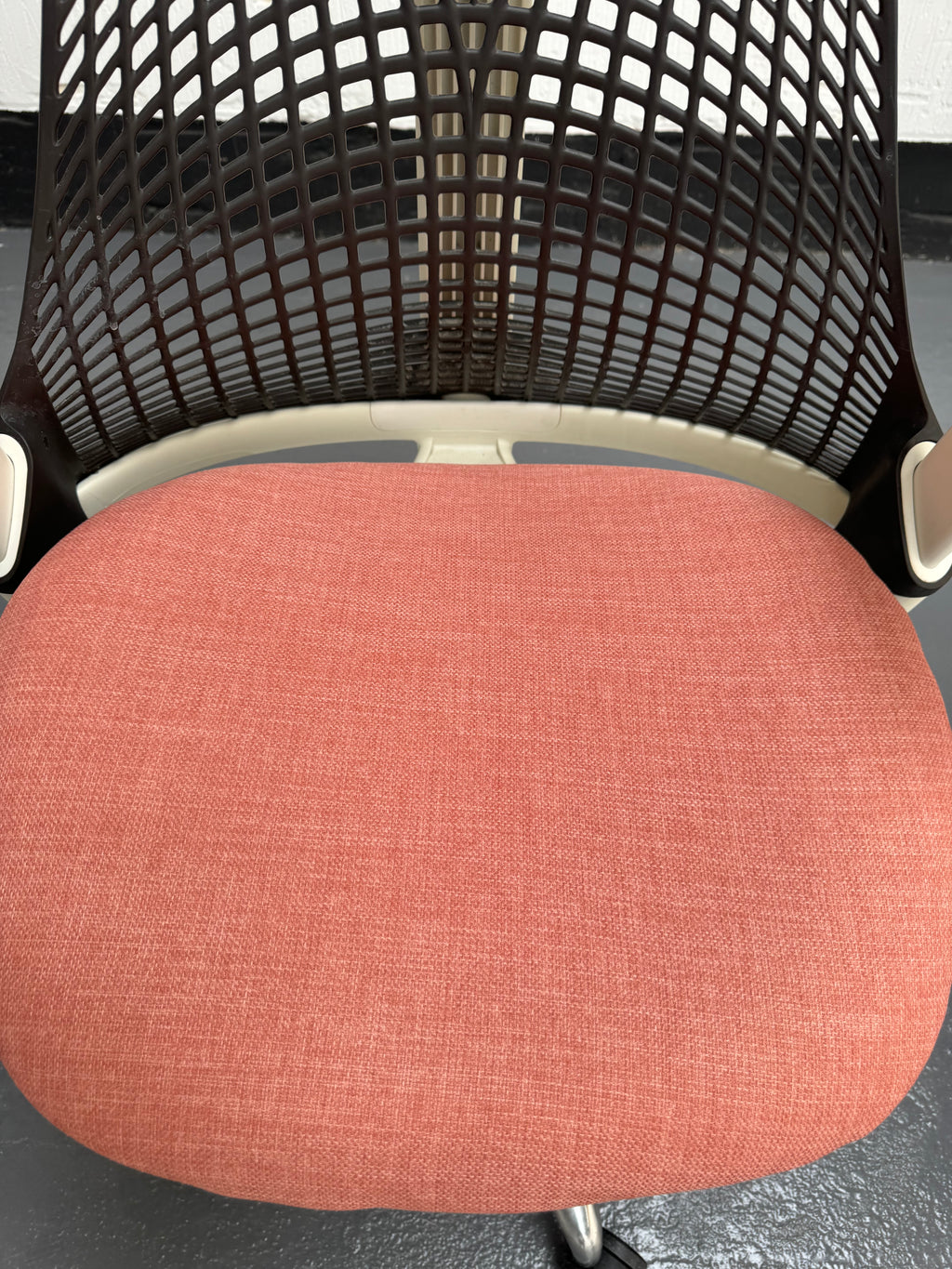 Herman Miller Sayl Light Old Mill Pink
