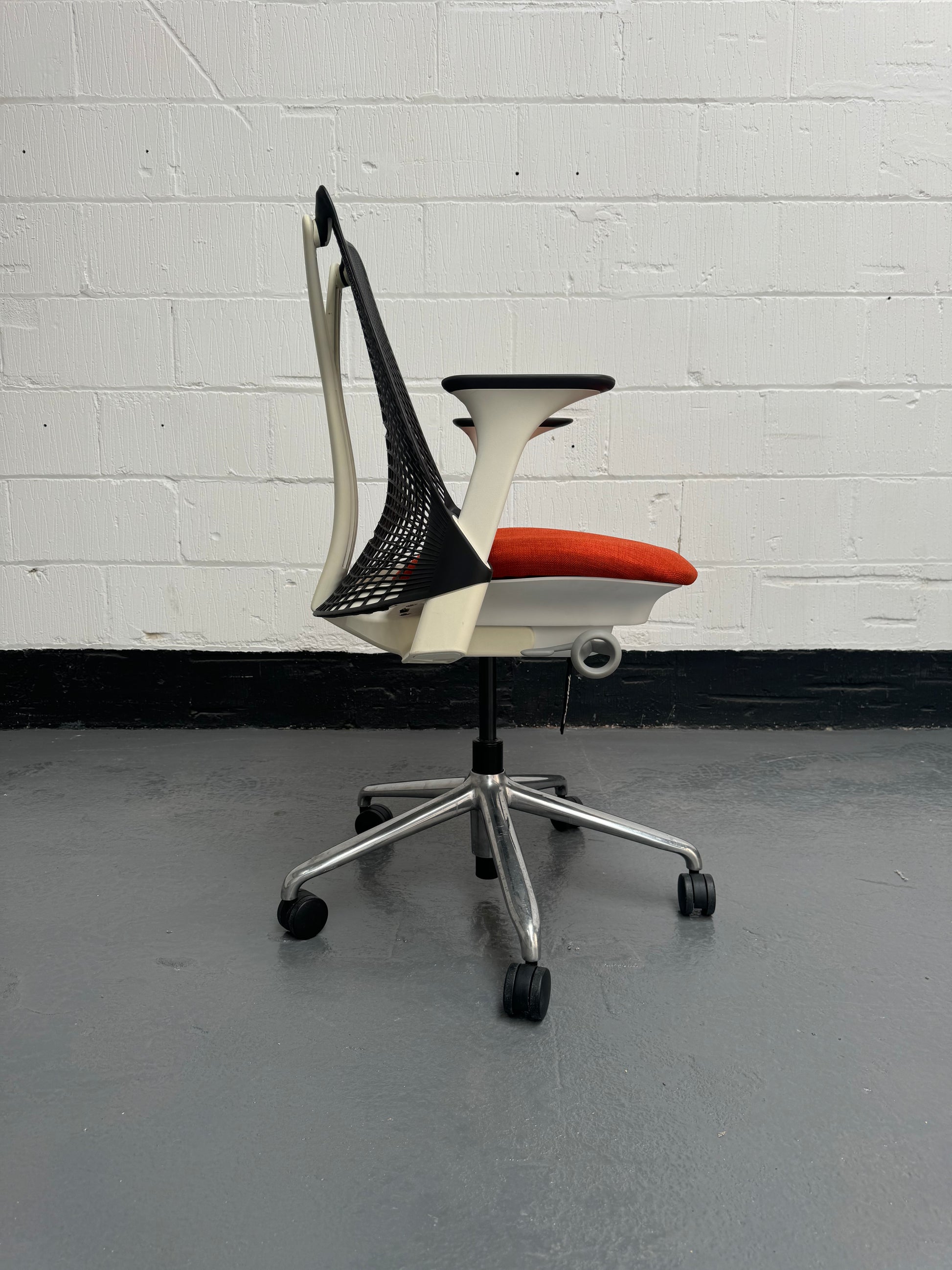 Herman Miller Sayl Light Sunset Saffron
