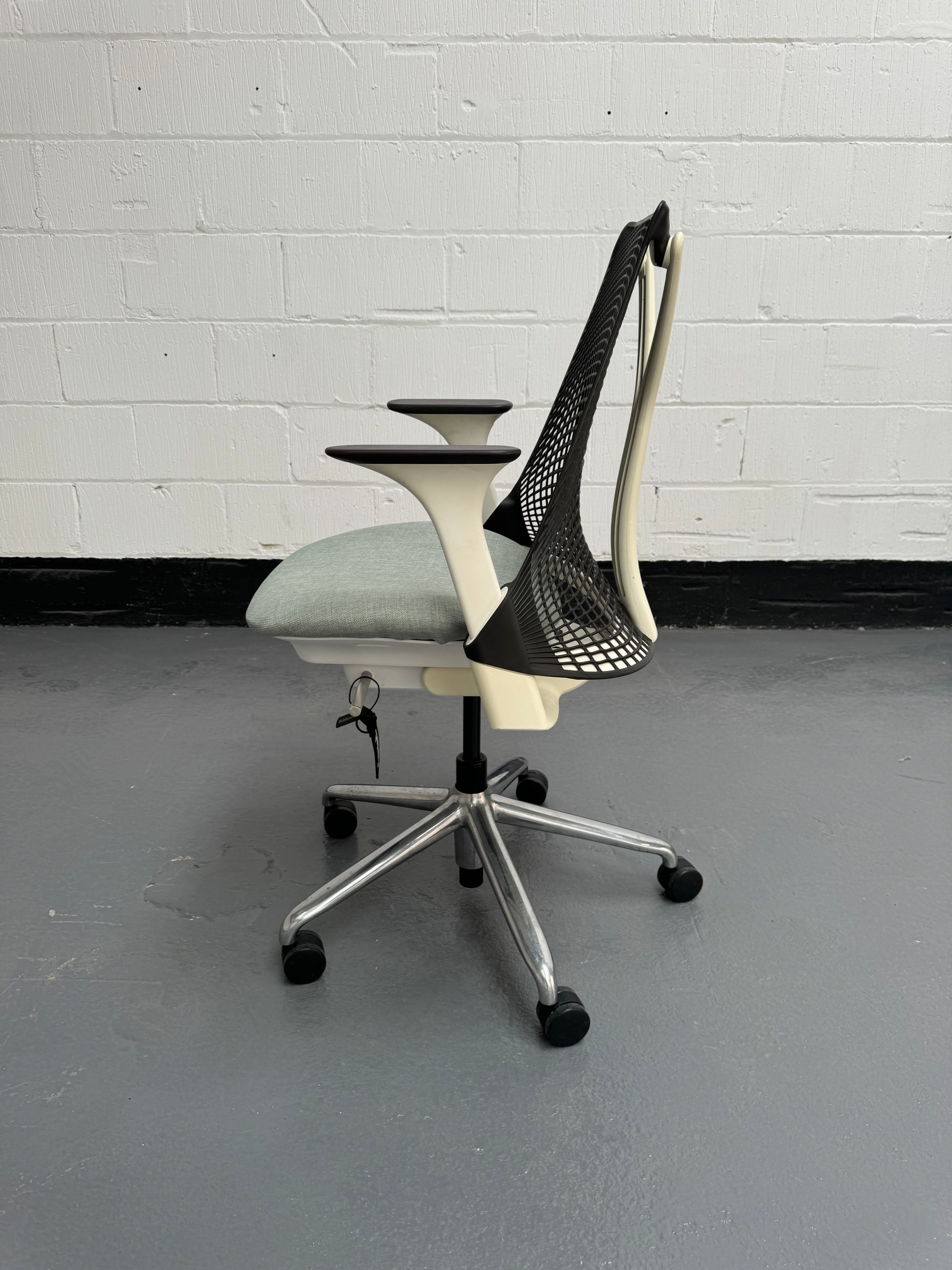 Herman Miller Sayl Light Verde Lume