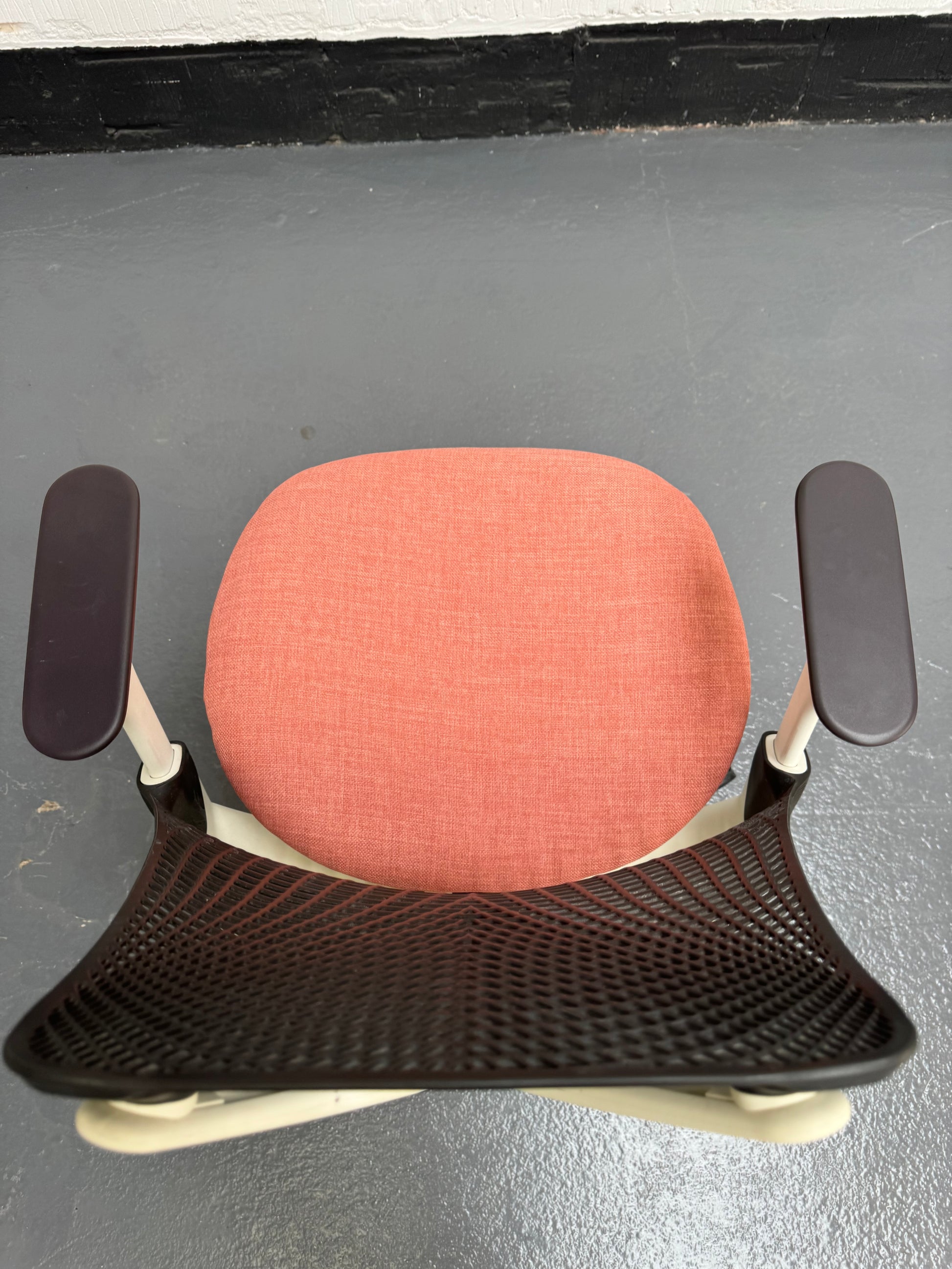 Herman Miller Sayl Light Old Mill Pink