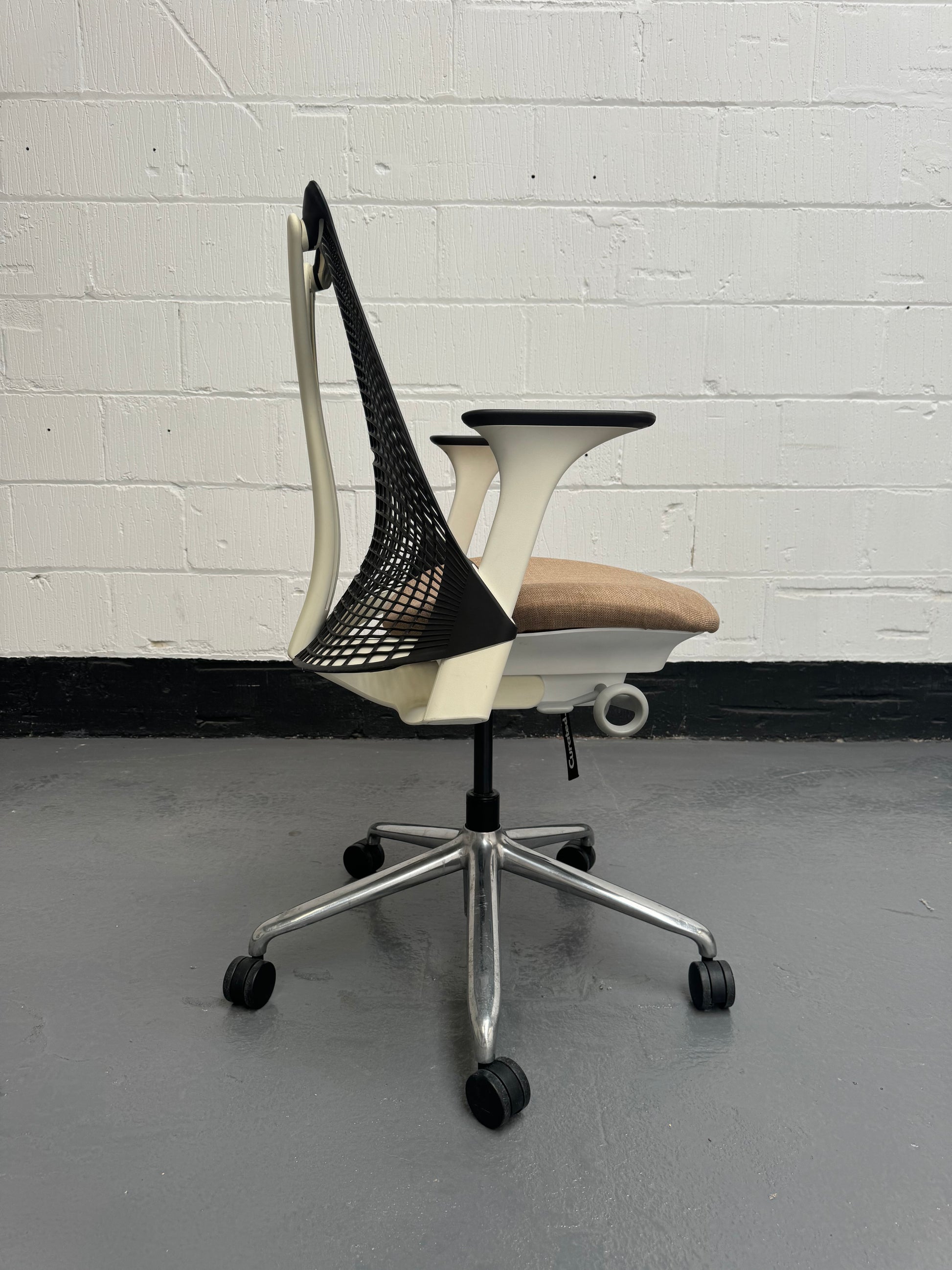 Herman Miller Sayl Light Oatstone