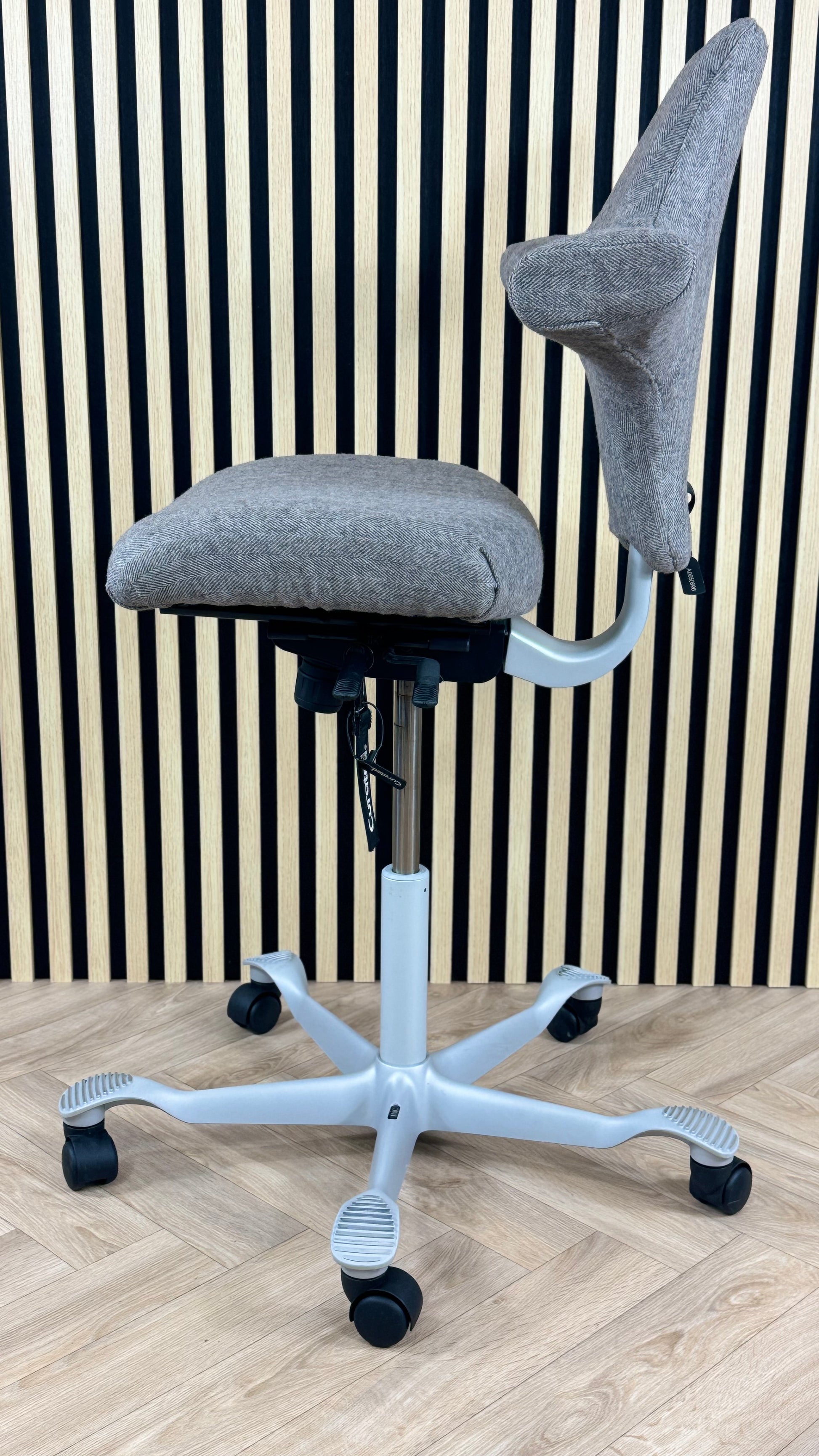 HAG Capisco Amberwood Herringbone