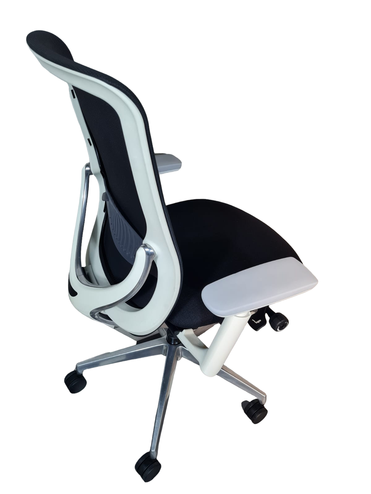 Okamura Zephr Light White Chrome