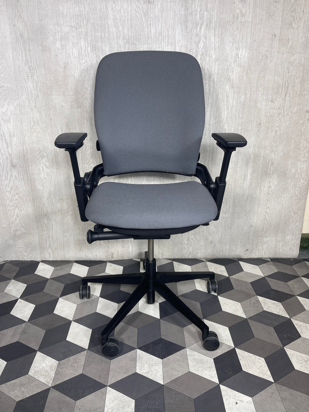 Steelcase Leap V2 Grey Fabric Fully Loaded