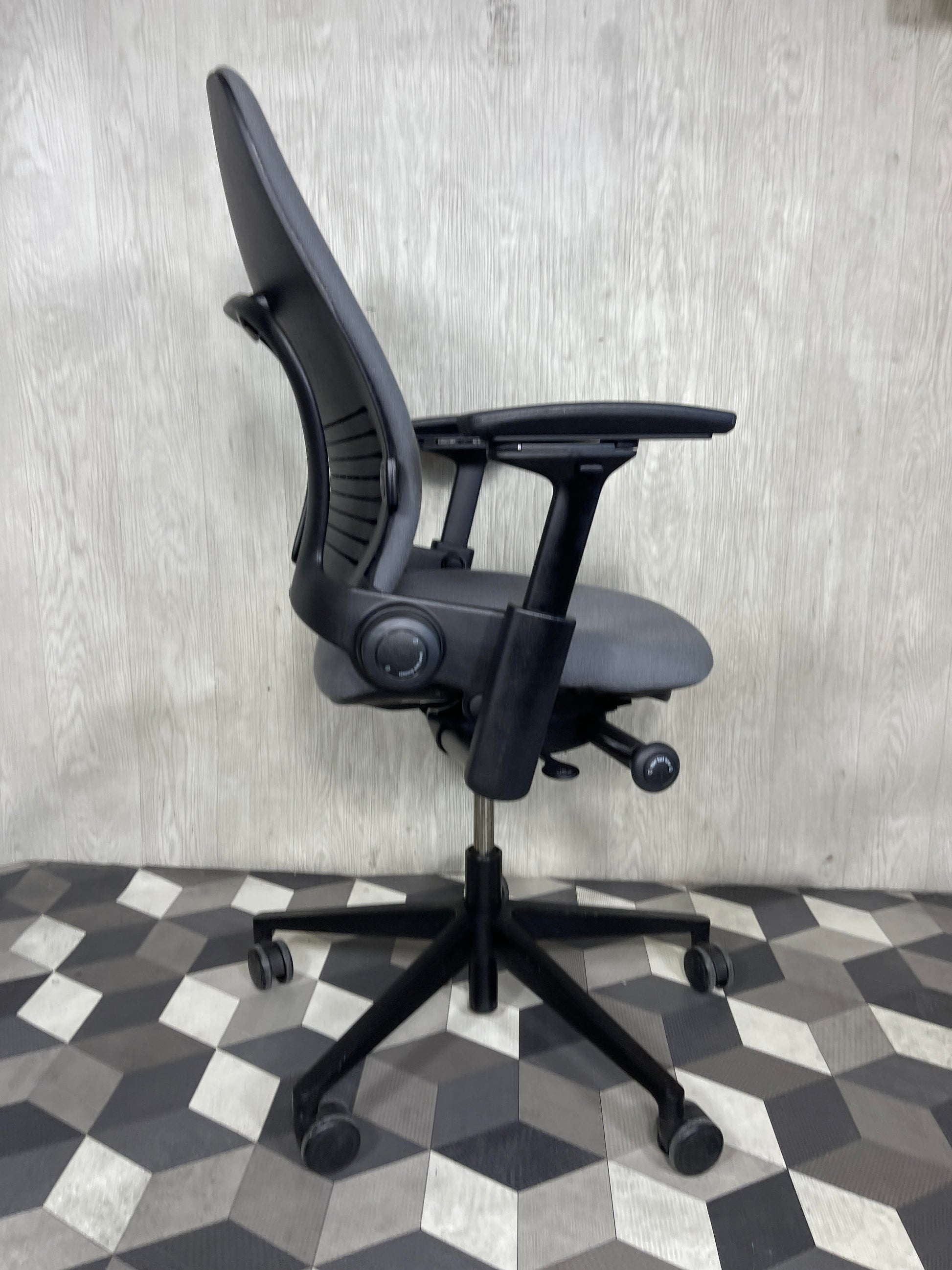 Steelcase Leap V2 Grey Fabric Fully Loaded