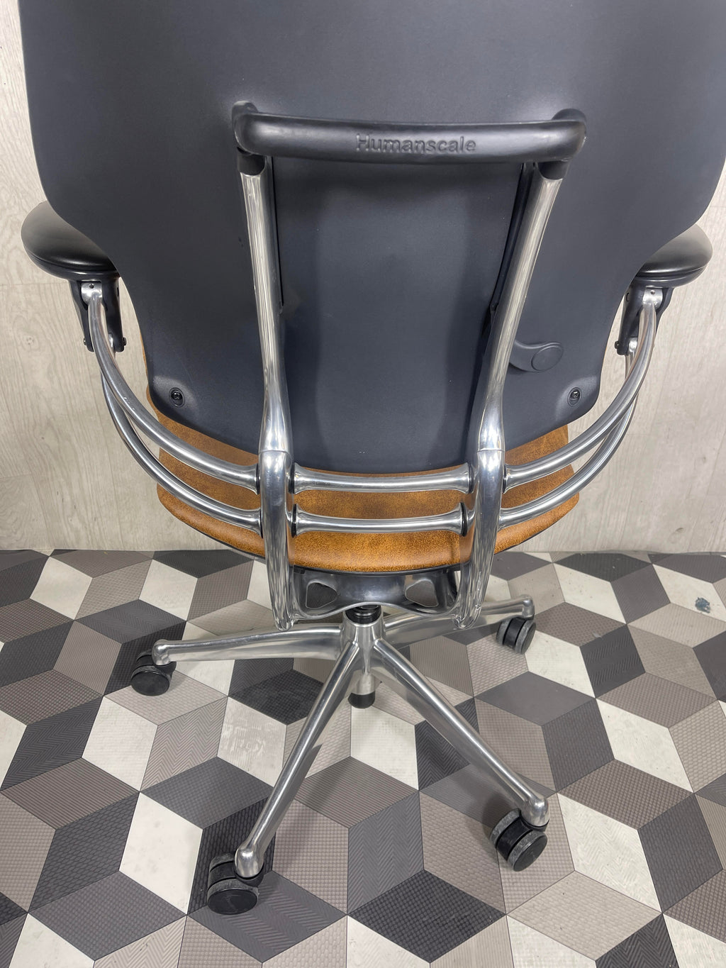 Humanscale Freedom Chrome Distressed Brown