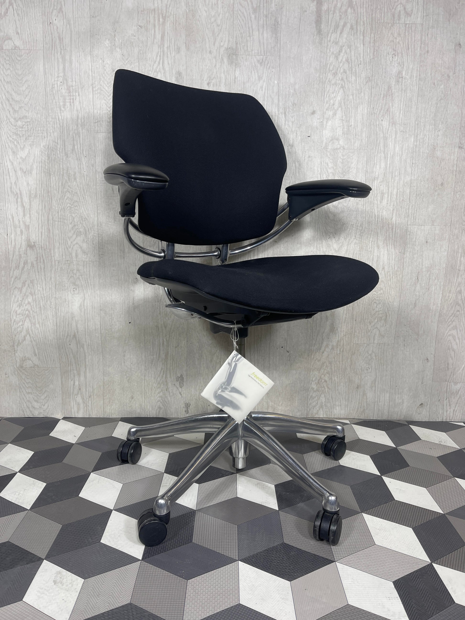 Humanscale Freedom Chrome Black