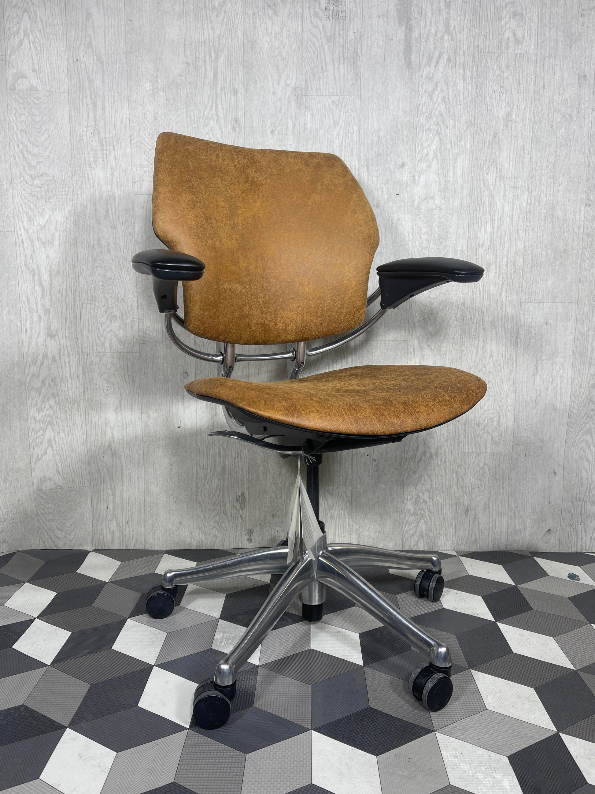 Humanscale Freedom Chrome Distressed Brown
